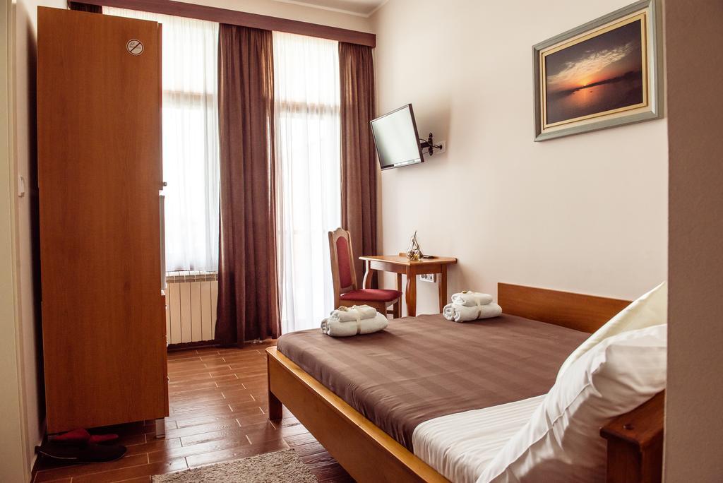 سريمسكا ميتروفيكا B&B Posejdon المظهر الخارجي الصورة